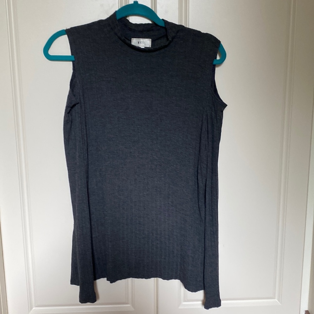 NYTT COLD SHOULDER TOP Sz L.